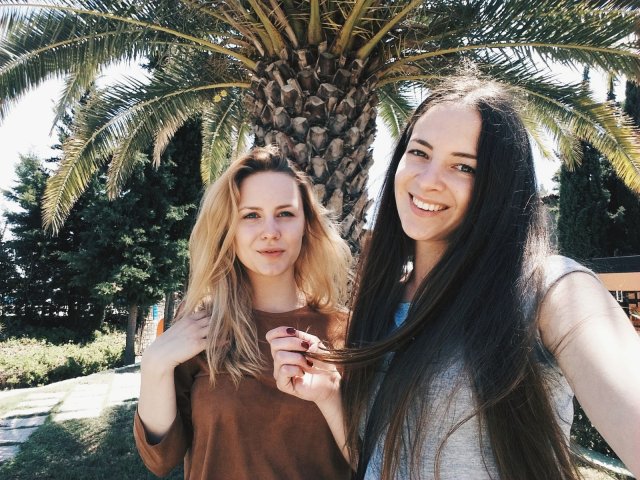 Mariya Zemlyarska i Kateryna Sokorenko w Simantro Beach Hotel korzystają z programu Erasmus+ w okresie 06.06.2016 r.-23.09.2016 r.