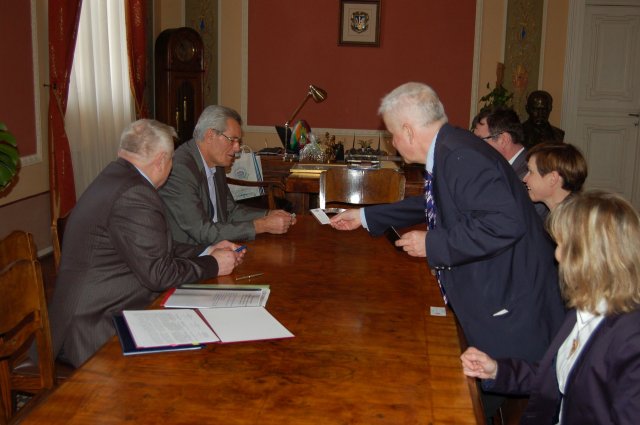 Podpisanie umowy o współpracy między PWSTE i Politechniką Lwowską