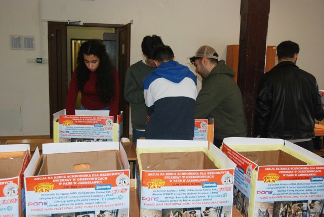 Photo gallery from preparations for the shelter campaign!