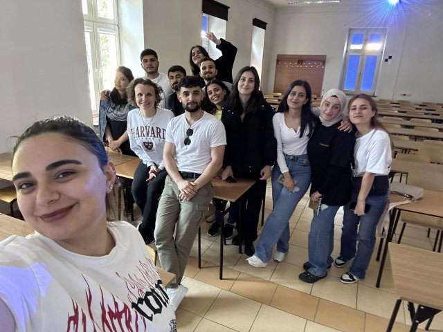 Another memory with foreign students in a photo taken one day after classes just before the end of the academic year 2022/2023