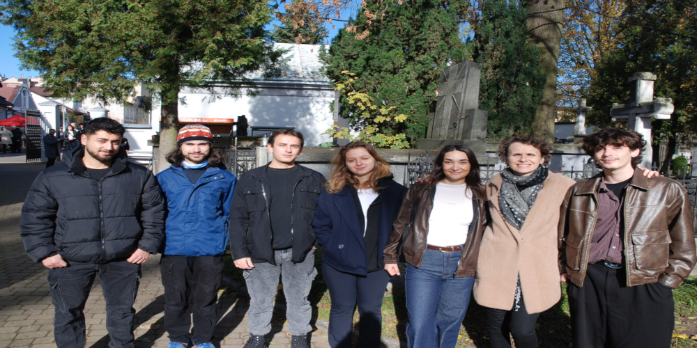 Erasmusi podczas 33. kwesty na Starym Cmentarzu - 1 listopada 2025